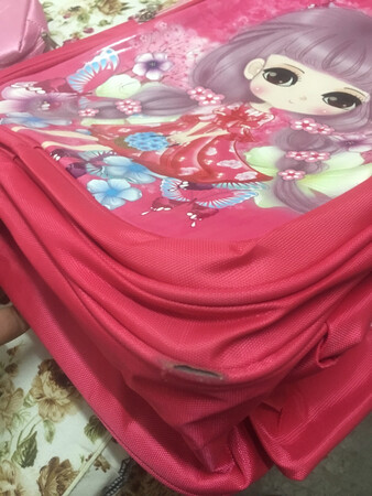 刚到货就已经有破损了，也不知道好好防护一下，真怀疑是不是二手的