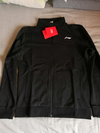 收到，物流很快，大小合适，尺码标准，全棉舒适，价格亲民，颜色好看，完全不输给阿迪及小奈，值得拥有，五星！
