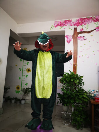 宝贝超级喜欢这款衣服