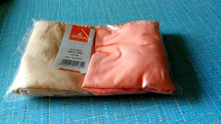 面料很舒服，但是版型好像不太标准