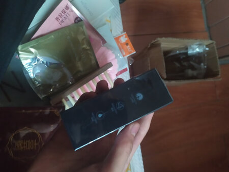 very，good啊 送了很多东西 很满意 第一次买护肤产品 17岁男生  我也要成网红