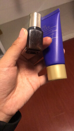 果断退货，瓶子磨损成这样，一看就是次品，回收的旧瓶装的不知道什么东西，气死了