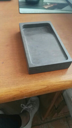 砚台有分量，很完整无损坏，尺寸合适