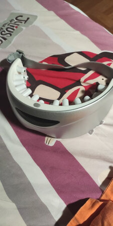 这个按摩器 振动很强  震的我耳朵痒痒
