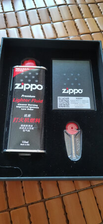 三天到货，包装很精致，物流很快，和之前用的Zippo手感差不多，好评