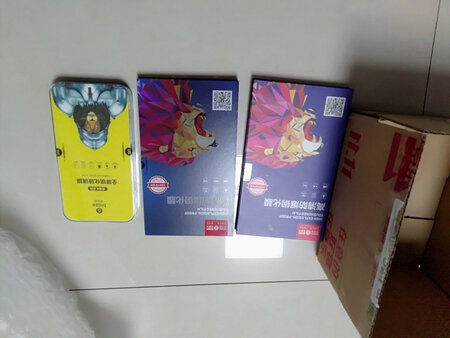 买了几张膜，质量很好，自己贴的！
