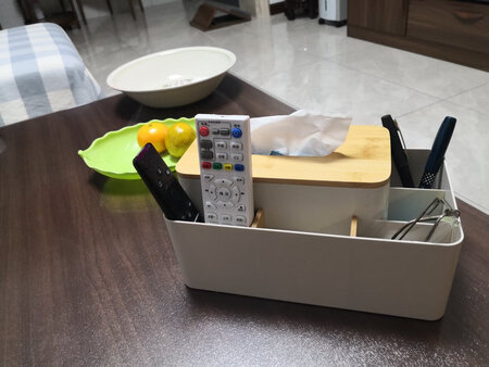 抽纸盒收到了。盒子大气漂亮，做工精细美观，收纳种类繁多，非常实用，非常喜欢。