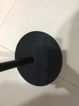 质量非常棒，钢管特意买的很厚实的，看起来一点也不细，新房还在装修，和坚果J9完美匹配，没毛病没毛病，总之很好，唯一的遗憾是底盘的胶垫有点粘的靠在了，强迫症略微受不了…希望以后加强品控…总之五星好评…还会回购的