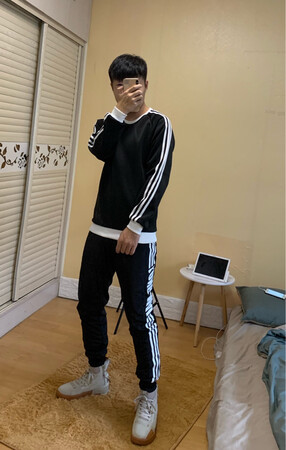 质量没得说 尺码大小都正合适 很喜欢哦 穿着舒服 物流到的很快 买了洗了就穿了了 一直很喜欢京东上边的店铺 值得推荐哦