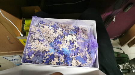 物流超级快，凌晨买的早晨就到了，非常有逼格的一款拼图，期待拼好的那一刻