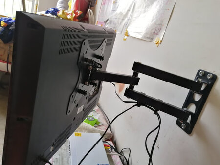 物流快，臂力有劲，安装简单，自己能安装，旋转角度刚到，装的是24寸电视，孔距刚好，大尺寸有伸缩杆！不错很喜欢！