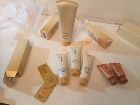 是正品，很好用，双十一买的，赠品很多，特别满意！