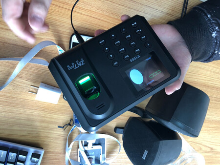 不错很满意很实用指纹识别很灵