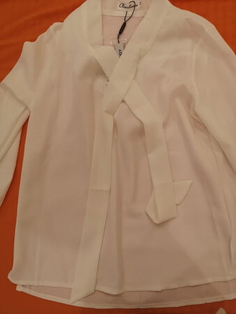 衣服还行吧，京东的物流很好！