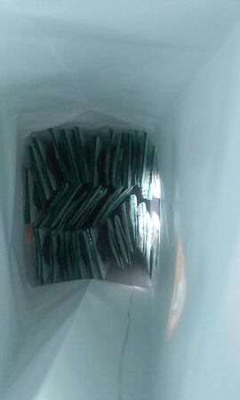 包装很好看，很简约。里面有50小包，每次刚好可以用一小包，很方便也很好携带卫生。