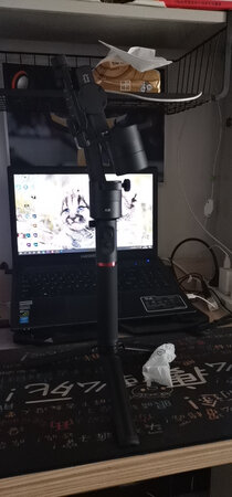 外形外观：非常简洁大方的设计，而且拿在手里的感觉非常舒服。
操作难易：非常好上手，而且有APP的辅助很给力