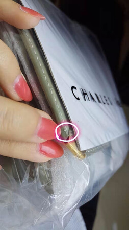 还没开封，有瑕疵，失落