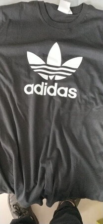 一直买不到合适的衣服，这次终于买到了。穿了刚刚好，喜欢。下次再会买。