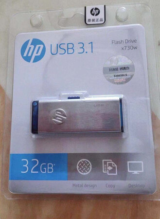 非常的good，金属质感，非常的好，同样的价格，还是HP比金士顿闪迪强多了，一样都是五年保修，我觉得惠普是个很好的选择。
惊喜的是还有根绳子，可以拴在钥匙扣上，真的很方便，这个东西我很满意，非常的好。下次有需要还会考虑。