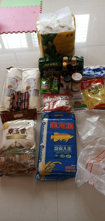 买来卤菜的，不能吃辣，这个搭配很好，没有干辣椒，另外又买了一瓶八角，齐了
