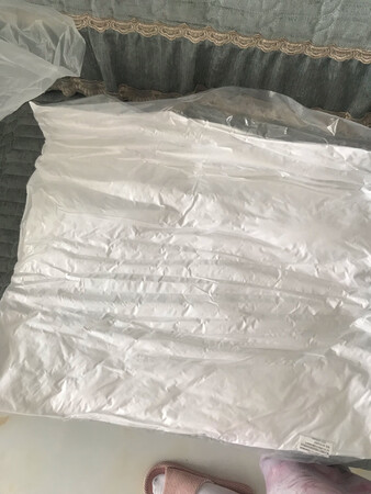 宝贝收到 包装完美 抱枕手感好 快递小哥服务态度好 满意给五星