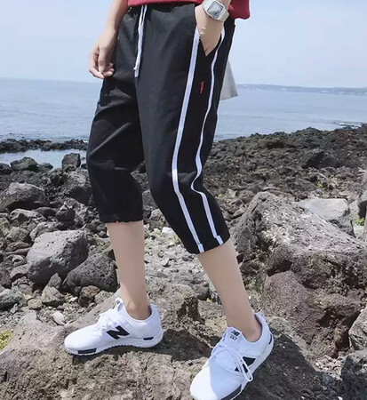 裤子很不错很好搭衣服

还专门买了一个鞋来配

哈哈哈哈哈哈哈哈哈哈朋友都说我很潮

质量非常好，与卖家描述的完全一致，真的很喜欢，完全超出期望值，发货速度非常快，包装非常仔细、严实，物流公司服务态度很好，运送速度很快，很满意的一次购物质量很好，希望更多的朋友信赖。店主态度特好，我会再次光顾的好卖家赞，发货迅速，态度很好，很满意！很好很好！网上购物这么激烈，没想到店家的服务这么好，商品质量好而价低廉，很热情的卖家，下次还来希望下次还有机会合作祝你生意兴隆质量非常好，出乎我的意料包装非常仔细。下次有机会再找你，店家人蛮好的，东东很不错淘到心意的宝贝是一件让人很开心的事，比心