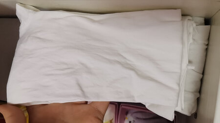 质量还是不错的，女儿一条已经拆开来穿了，穿了一天也没起球，看着还好