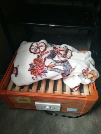 很热乎，晚上玩电脑非常舒服。