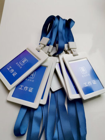 高端大气上档次，质量也很好，安装方便