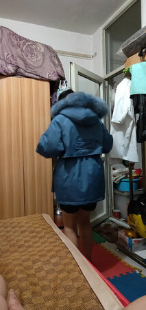 这衣服挺好的，我老婆回来就试穿了，颜色很好，她很喜欢的，值得购买，哈哈