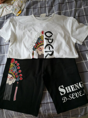 质量很好，面料很舒服，纯棉的，挺可爱的图案