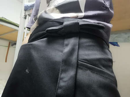 面料特别舒服，带子够长，有兜，够大，戴起来很大气的感觉。