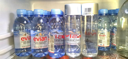 水的口感很细腻，活动后购买的价格很划算。配送小哥态度很好速度也很快。非常舒服的购物经历