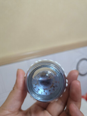 味道很好闻 刚刚喷上的时候味道还是挺浓的