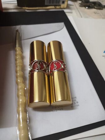 自营不担心有伪品，打开一口淡淡的清香。缺点就是什么都不送，一直都是光杆司令哈哈。不过这也是特色，买之前都是知道的，这次自营够了十来支，就是相信没有假货。