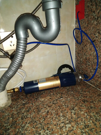 看了很多款净水器最终选择了这款，净水器小巧，不占地方，有反冲功能，安装师傅也很专业。