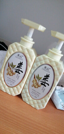 洗完头发柔顺有光泽，感觉很好，打算一直回购