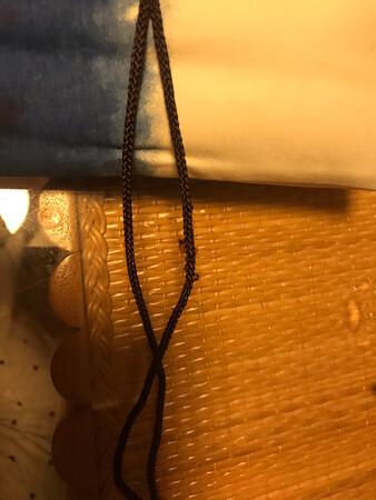整体来说挺好的，就是松紧绳那边有瑕疵