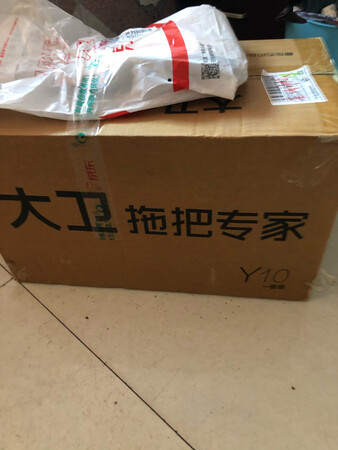 大卫不愧是专业做拖把的，这个拖把分量很重，不锈钢材质的，一上手就知道是个好东西，贵不白贵，物有所值啊。期待能使用久一点。