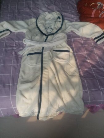 衣服不错，质量也很好，客服很有耐心，值得购买。