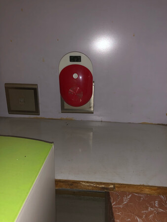 用了一段时间了，中间没断过点，只能说一点效果都没有，蟑螂反而越多，太差劲了
