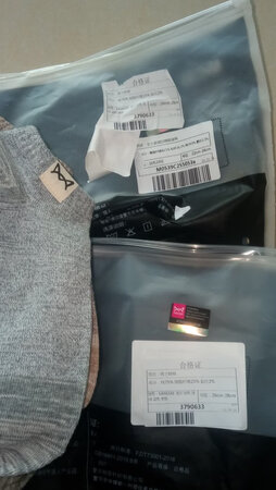 女士10双折分成男士5双。工作态度差评，物件习惯5星