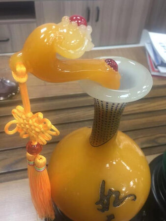 葫芦摆件质量很好，收到检查了没有破损，很好看