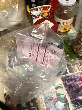 包装很结实，产品外观跟~推荐的那款国货精品一样，还没用，准备明天开始使用
