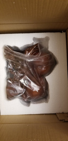 味道是有点大，没得包装和袋子。。。