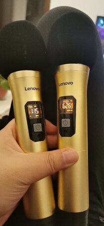 购买的联想的话筒，略小，硬套上去的。那个费劲吖。