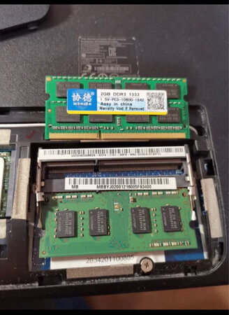 内存条很好 商家还赠送了小螺丝刀 2g内存变4g电脑很流畅