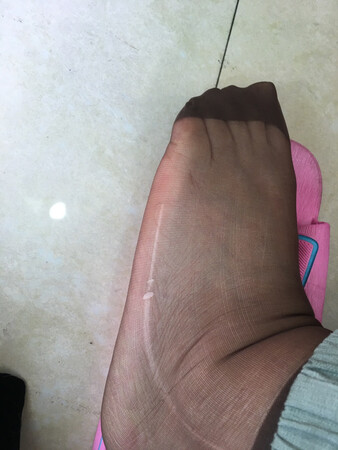 实在不怎么样，就是冲着这个牌子买的，刚打开就发现一个小包里拿出两只，两只都有破洞。