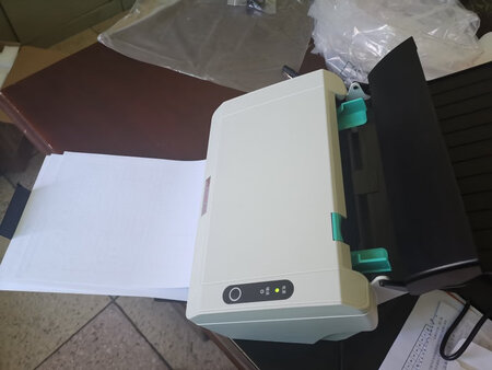第一次买的方正国产扫描仪，没想到这么好用。东西小巧不占地方，而且扫描文件很快，也可以自己设置扫描图片合适和分辨率，自动存储为单张和整个文件，简直满足我的所有需求了。