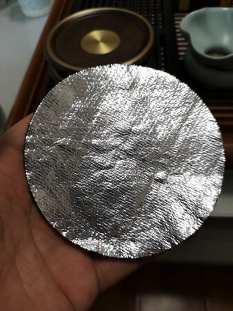 产品比想象中精致，有份量，做工好，服务好，物流快，送的香是正常售卖产品88一盒，是一次愉快的购买。